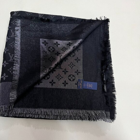 Louis Vuitton Charcoal Monogram Shawl - Picture 3 of 8